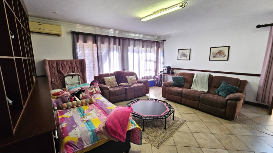 5 Bedroom Property for Sale in Birdwood Estate North West
